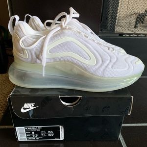 Woman’s Nike Air Max 720